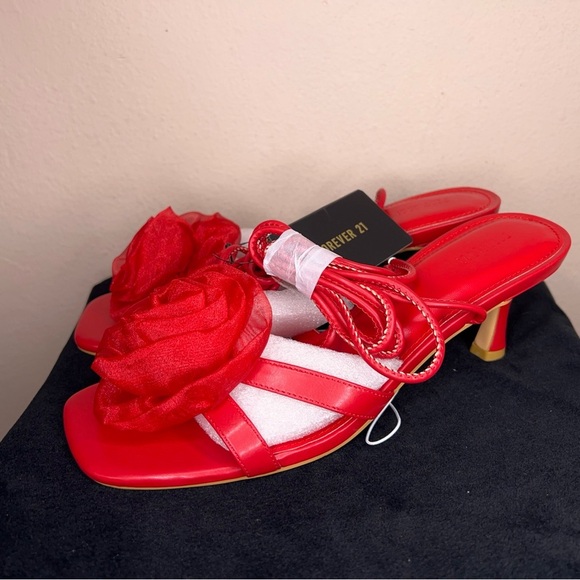 New Size 8 Forever 21 Red Open Toe Kitten Heels Bow On Toe Strappy Design - Picture 8 of 13